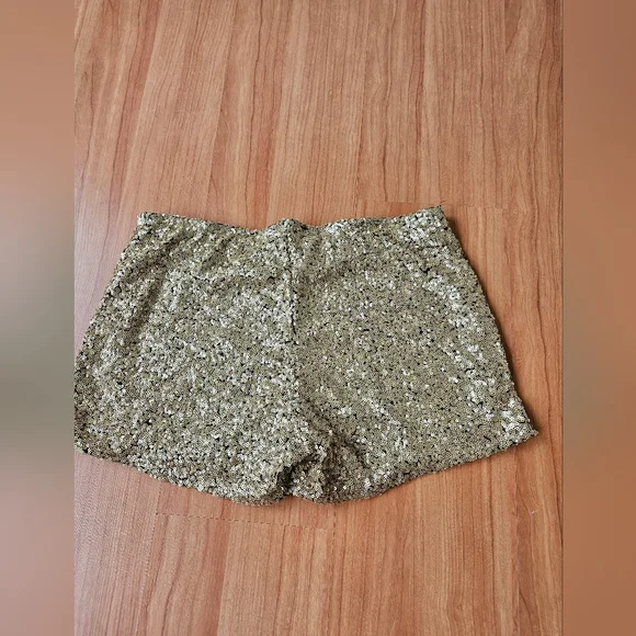 BKE Boutique 90's Vintage Gold Sequin Shorts - Picture 2 of 4